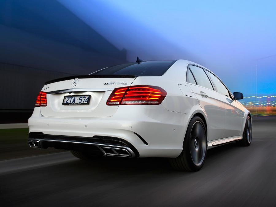  Mercedes-Benz E63 AMG S-Model 2013 года  (AU) (фото 9 из 14)